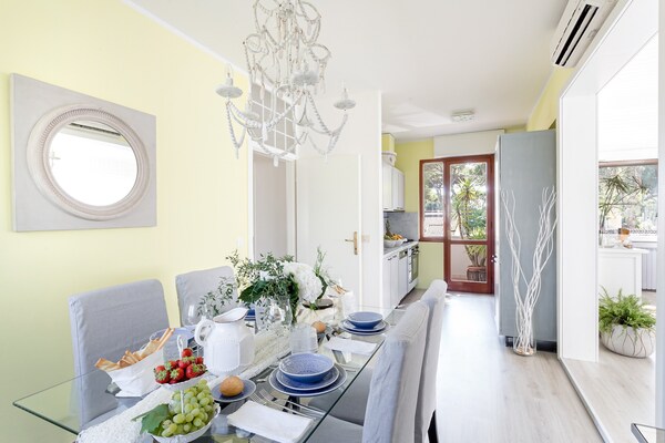 Foto van Villa in Forte dei Marmi bij het Strand - Vakantiehuis in Forte dei Marmi - DiningRoom