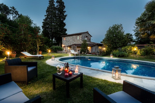 Foto van Boerderij bij Lucca met Toscaanse Uitzicht - Vakantiehuis in Pieve di Compito - PoolOfHouse