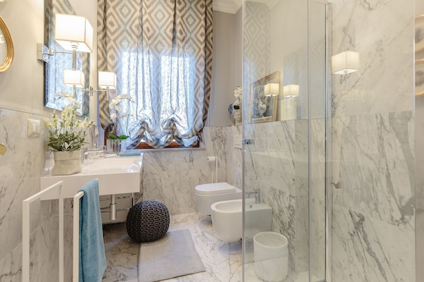 Foto van Appartement in Lucca bij stadsmuren - Vakantiehuis in Lucca - BathRoom