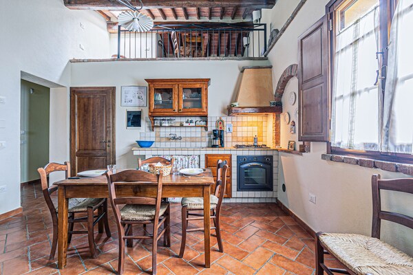 Foto van Beste landhuis in San Miniato met zwembad - Vakantiehuis in San Miniato (PI) - DiningRoom