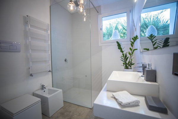 Foto van Vakantiehuis in Terrasini met Privézwembad - Vakantiehuis in Terrasini - BathRoom