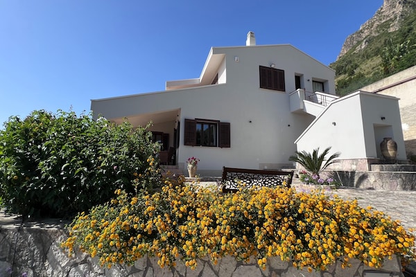 Foto van Villa met gedeeld zwembad nabij Castellammare del Golfo - ExteriorSummer