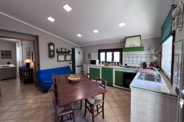 Foto van Villa met gedeeld zwembad nabij Castellammare del Golfo - Kitchen