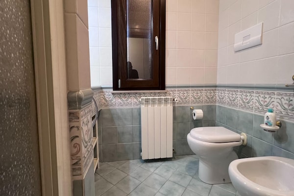 Foto van Villa met gedeeld zwembad nabij Castellammare del Golfo - BathRoom