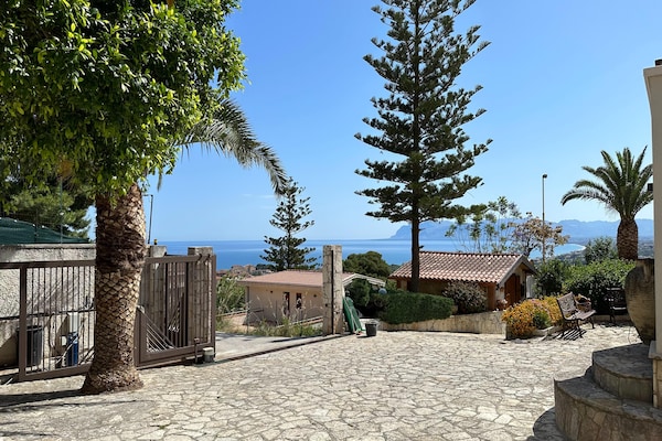 Foto van Villa met gedeeld zwembad nabij Castellammare del Golfo - GardenSummer