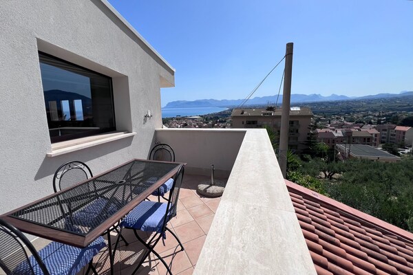 Foto van Villa met gedeeld zwembad nabij Castellammare del Golfo - TerraceBalcony