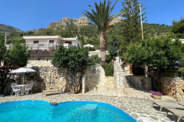 Foto van Villa met gedeeld zwembad nabij Castellammare del Golfo - ExteriorSummer