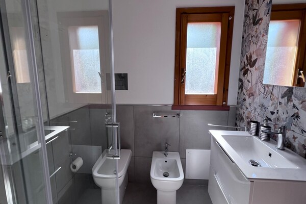 Foto van Charmant vakantiehuis vlakbij zee - Vakantiehuis in Castellammare del Golfo - BathRoom