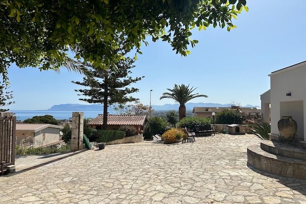 Foto van Charmant vakantiehuis vlakbij zee - Vakantiehuis in Castellammare del Golfo - TerraceBalcony
