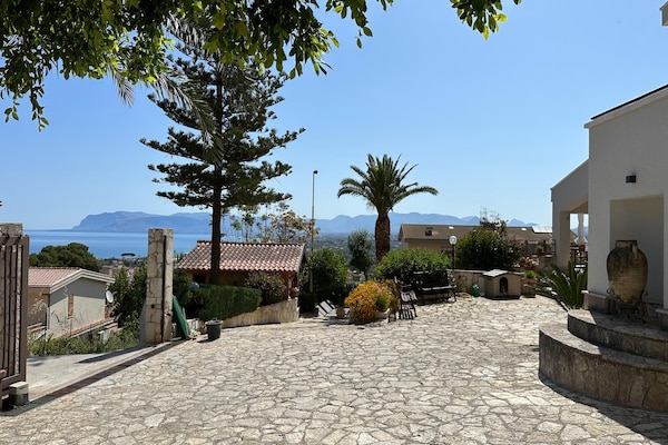 Foto van Charmant vakantiehuis vlakbij zee - Vakantiehuis in Castellammare del Golfo - TerraceBalcony