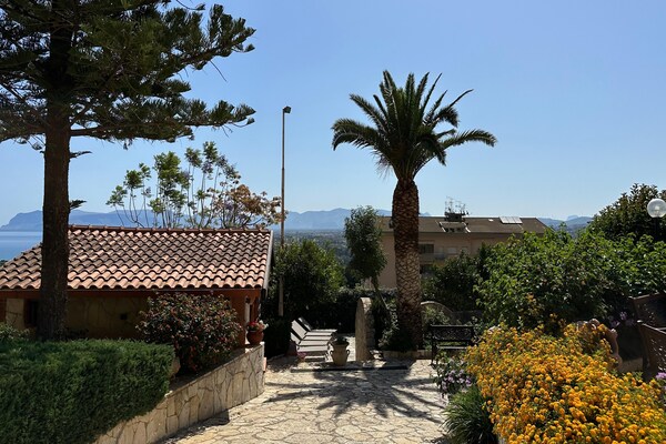 Foto van Charmant vakantiehuis vlakbij zee - Vakantiehuis in Castellammare del Golfo - GardenSummer