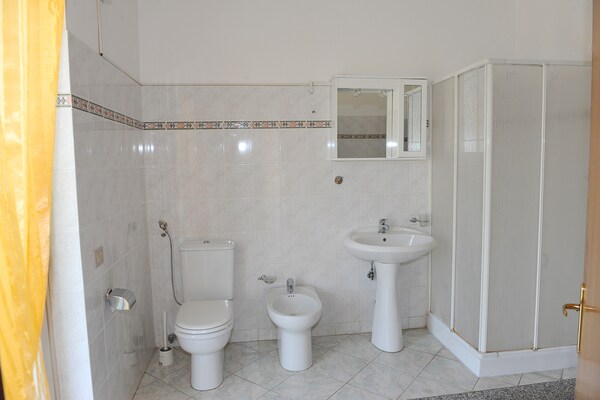 Foto van Siciliaanse retraite: zwembad en tuin - Vakantiehuis in Santa Venerina - BathRoom