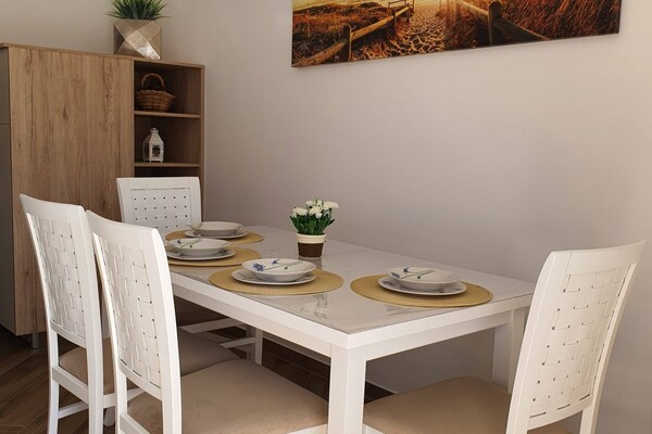 Foto van Comfort Accommodation Baošići Montenegro-One Bedroom Apartment with Terrace and Sea View (2) - Kitchen
