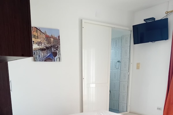 Foto van Classic Studio Apartment with Sea View and Terrace - LivingRoom