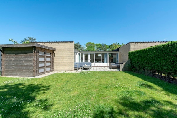Foto van Duinland 247 moderne bungalow voor 6 personen - Vakantiehuis in Sint Maartenszee - TerraceBalcony