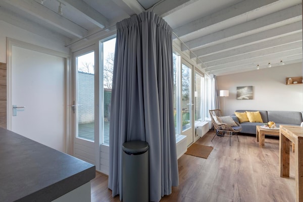 Foto van Duinland 247 moderne bungalow voor 6 personen - Vakantiehuis in Sint Maartenszee - LivingRoom
