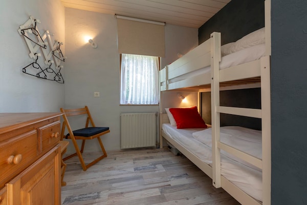Foto van Eureka 78 bungalow met omheinde tuin - Vakantiehuis in Sint Maartensvlotbrug - BedRoom