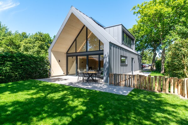 Foto van Luxe vakantiehuis aan zee - Vakantiehuis in Sint Maartenszee - ExteriorSummer