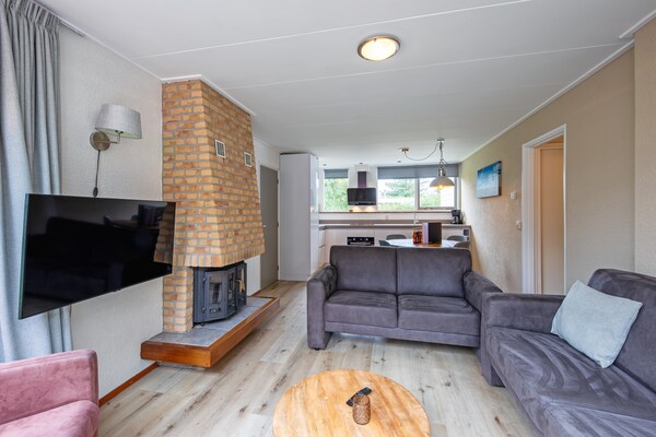 Foto van Gezellig vakantiehuis met bubbelbad op Texel - Vakantiehuis in Den Burg - LivingRoom