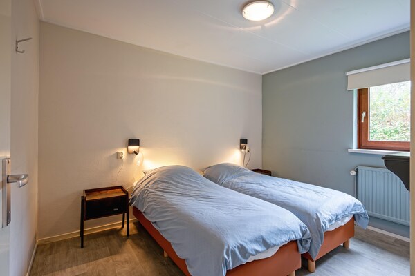 Foto van Gezellig vakantiehuis met bubbelbad op Texel - Vakantiehuis in Den Burg - BedRoom