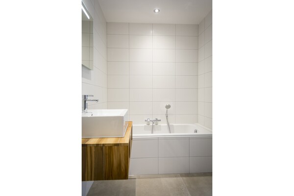 Foto van Appartment in sfeervolle boerderij in de Cocksdorp - BathRoom