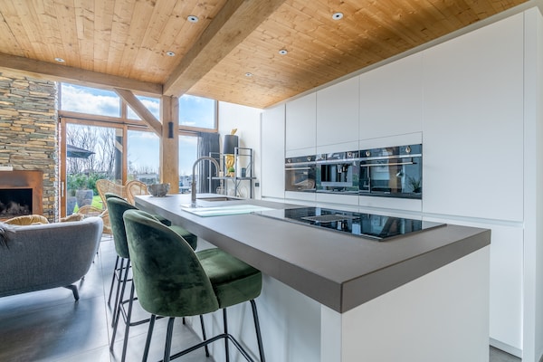 Foto van Stijlvol overnachten met hottub & sfeerhaard. - Vakantiehuis in De Koog - Kitchen