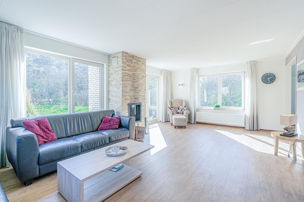 Foto van Sfeervolle villa nabij zee en bos - Vakantiehuis in De Koog - LivingRoom