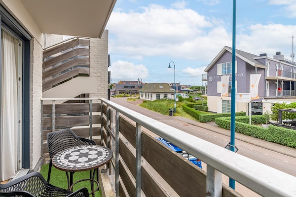 Foto van Comfortabel en modern ingericht 4-persoons appartement - TerraceBalcony