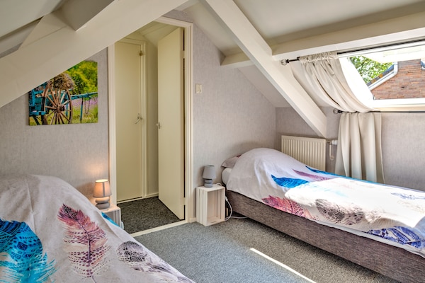 Foto van Comfortabel appartement in Noord-Holland met dakterras - BedRoom