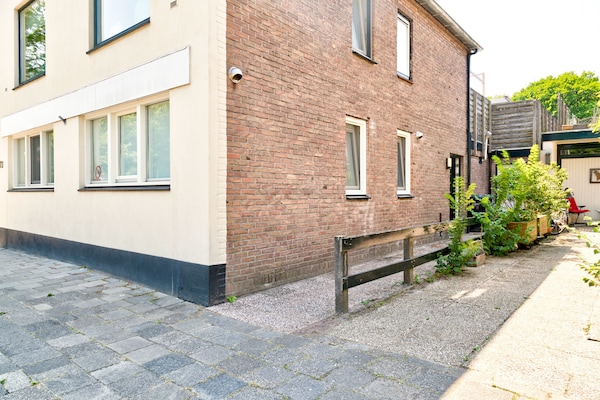 Foto van Comfortabel appartement in Noord-Holland met dakterras - ExteriorSummer