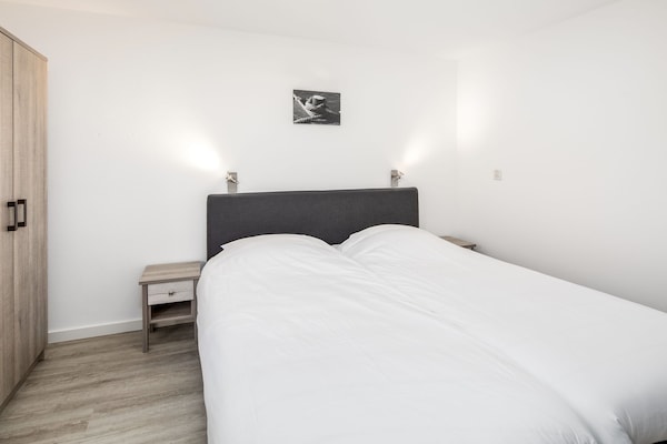 Foto van Vakantiehuis in Oostkapelle bij het Strand - Vakantiehuis in Oostkapelle - BedRoom