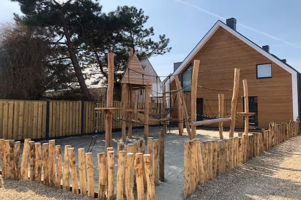 Foto van Gezellige 4-persoons lodge in tiny house stijl. - Vakantiehuis in Zoutelande - AreaSummer1KM