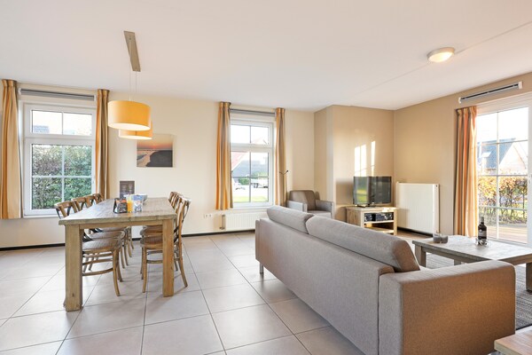 Foto van Vakantiehuis in Zeeland bij Noordzeestrand - Vakantiehuis in Nieuwvliet - LivingRoom