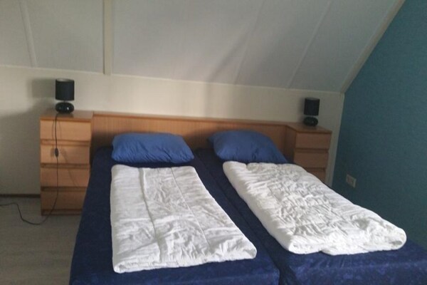 Foto van Vrijstaand huis in Breskens bij de kust - Vakantiehuis in Breskens - DiningRoom