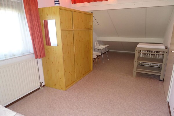 Foto van Bungalow in Breskens bij Strand en Vuurtoren - Vakantiehuis in Breskens - BedRoom