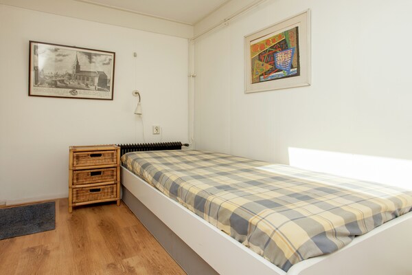 Foto van Vakantiehuis bij Noordwijkerhout Strand - Vakantiehuis in Noordwijkerhout - BedRoom