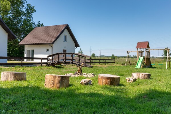Foto van Bakstenen huis bij de Oostzee en molen - Vakantiehuis in Lędzin - GardenSummer