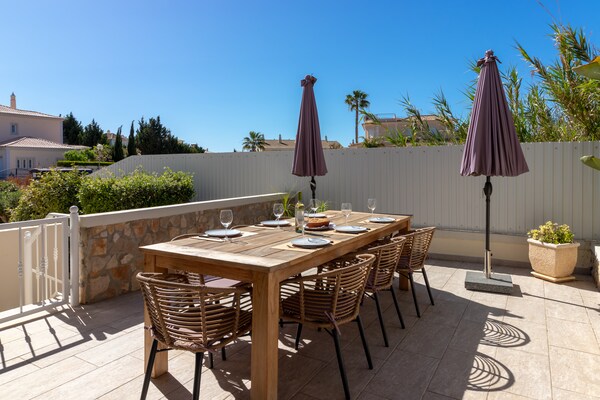 Foto van Luxe villa met verwarmbaar privézwembad - Vakantiehuis in Albufeira - TerraceBalcony