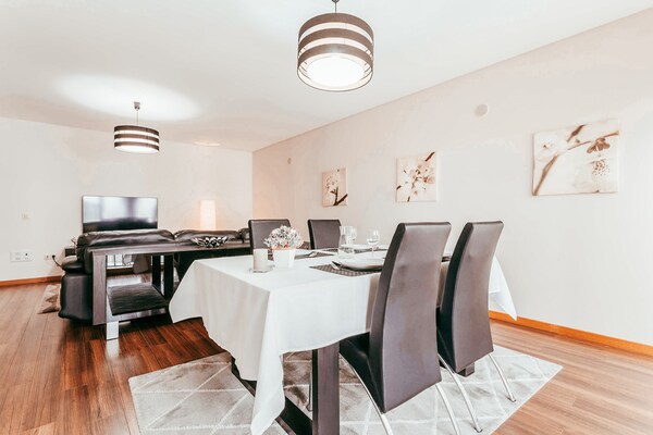Foto van 2-slaapkamerappartement in Amadora - Vakantiehuis in Amadora - DiningRoom