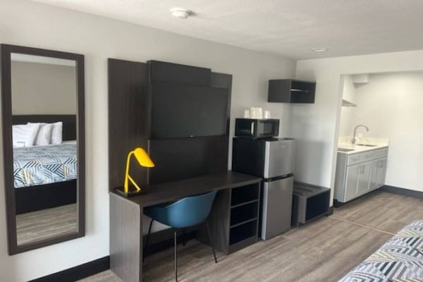 Foto van 2 tweepersoonsbedden | Suite, keuken - Vakantiehuis in Eureka - Facilities